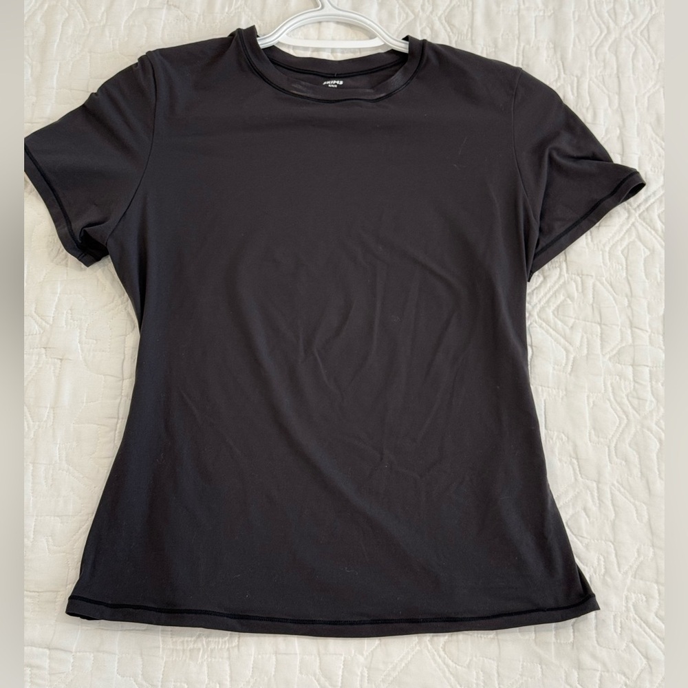 SKIMS Onyx Fits Everybody T-Shirt